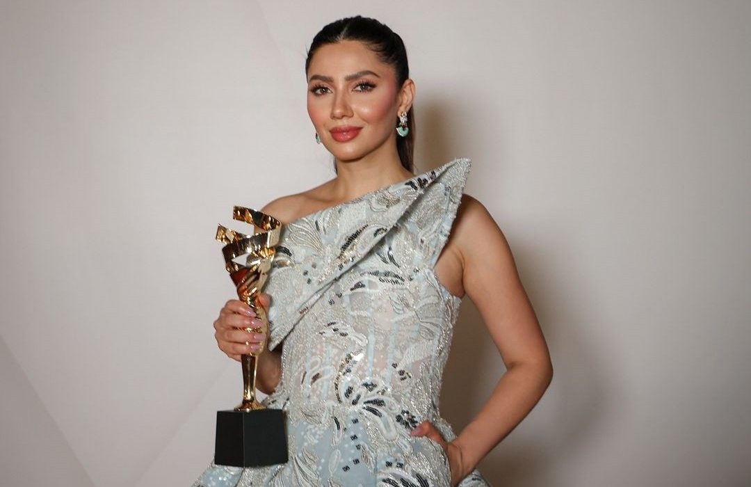 In pictures: Mahira Khan clinches Artist in Fashion honour | The Express Tribune